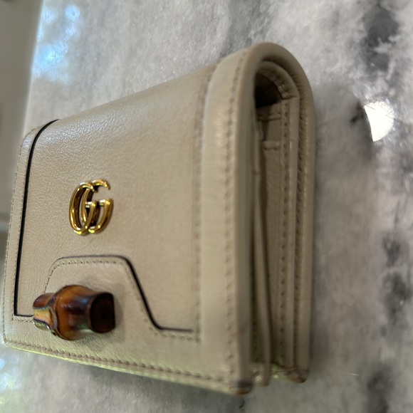 GUCCI
Diana Card Case Wallet - off white - Picture 10 of 11